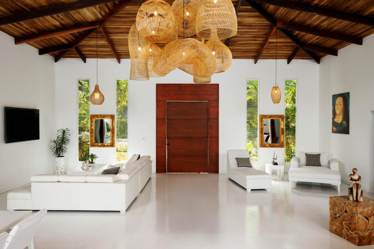 Gigi Brown Villa Frida Beachfront Puerto Viejo de Talamanca Exterior photo